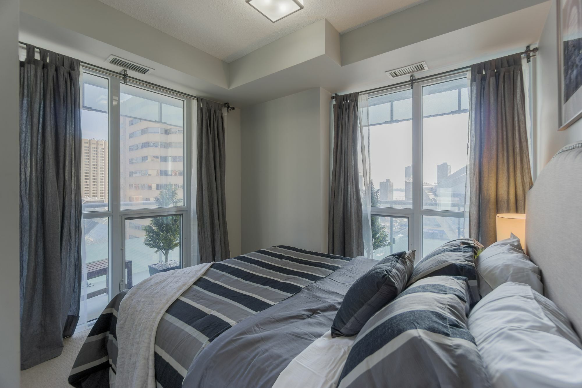 Diamond Suite Торонто Екстер'єр фото
